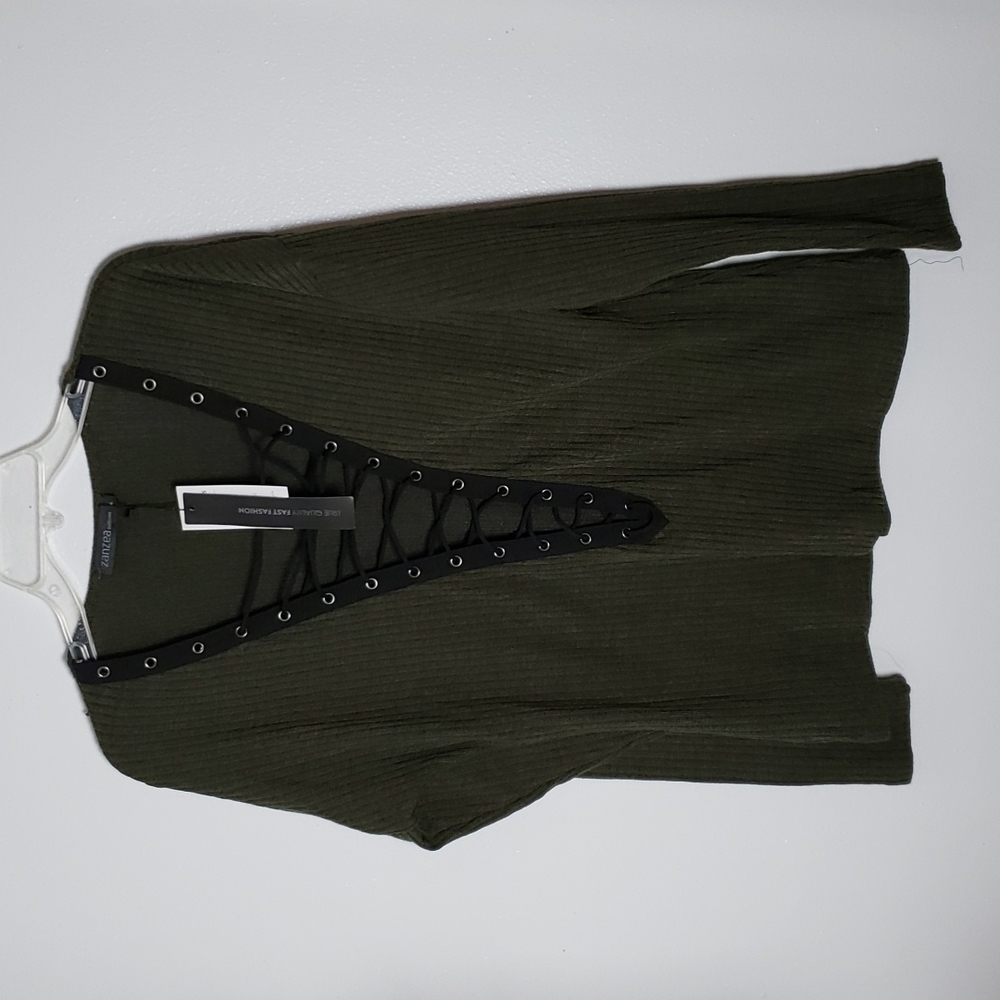Zanzea green black deep v lace up Chest ribbed long sleeve top. Women's size XL